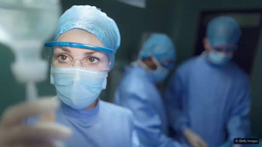 PNL a lansat pentru alegeri site-ul “Reclădim România” și a vopsit în Photoshop un tractor din Germania ca să ilustreze relansarea agriculturii românești “prin noi înșine”!