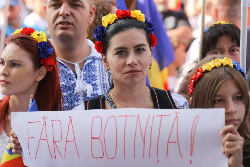 Adrian Streinu-Cercel, reacție după protestul anti-mască: „Acest virus se plimbă pe stradă. Institutul Matei Balş este plin”