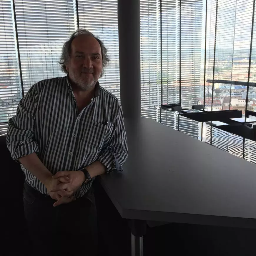 Viața bate filmul | Fabuloasa poveste a eroului din “Hotel Rwanda”: răpit din Dubai și aruncat în închisoare la comanda președintelui african