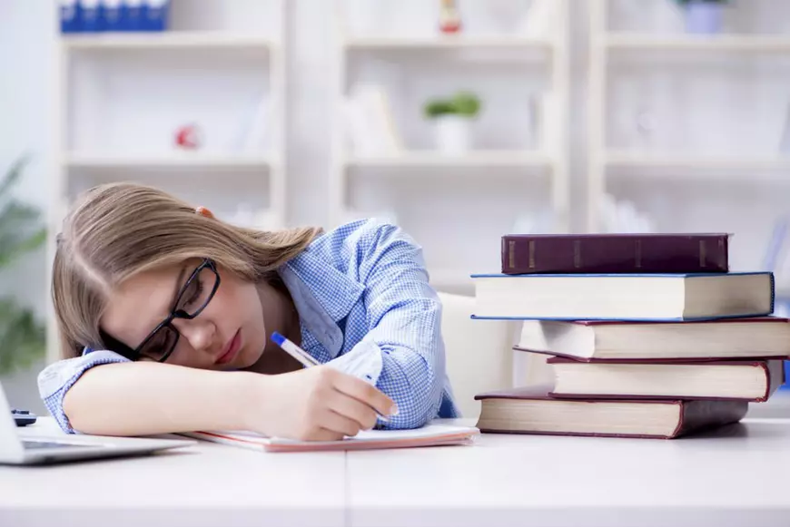 IN A RELATIONSHIP | Ghid pentru părinți: Cum să-ți susții copilul odată cu reînceperea școlii