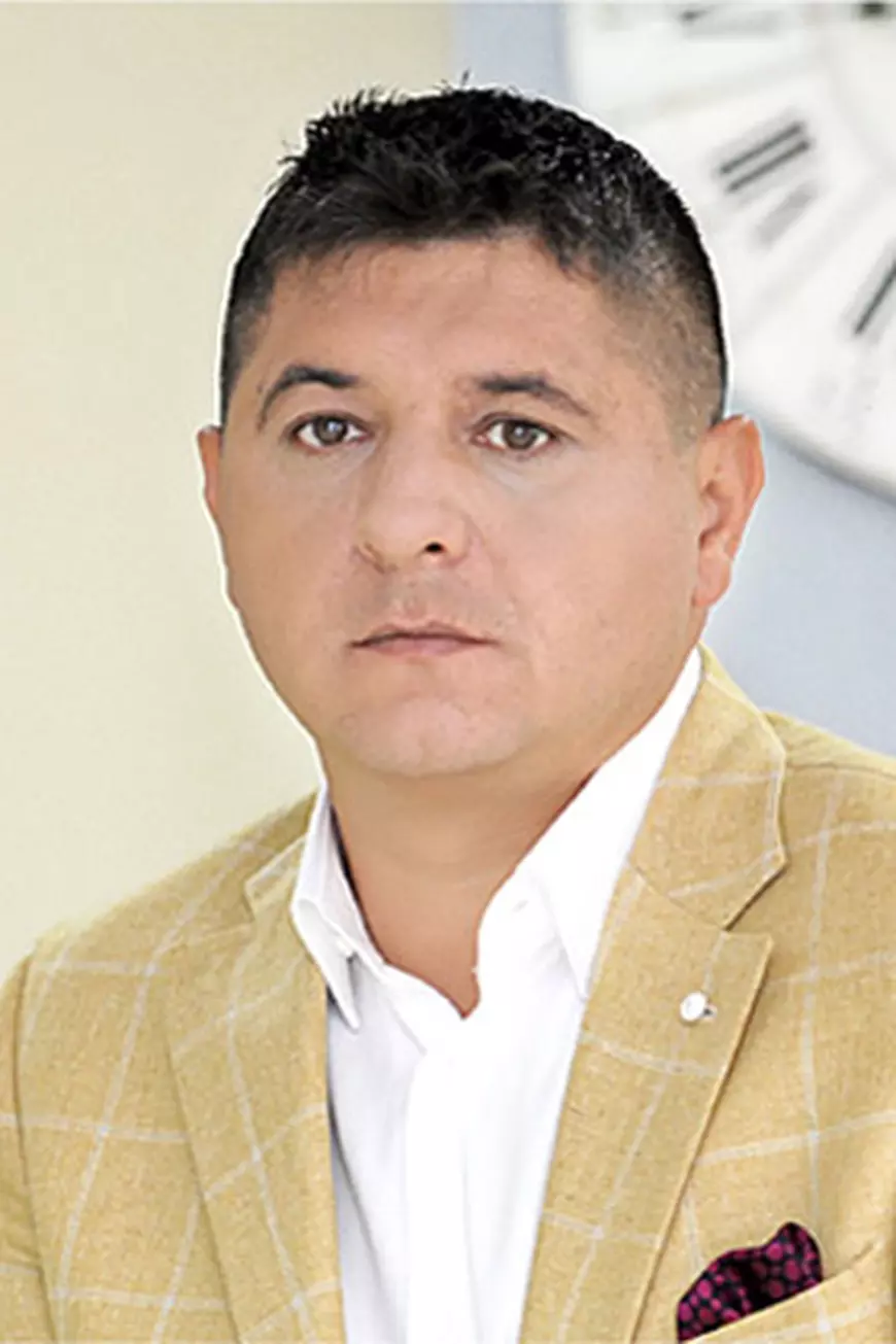 Nicușor Dan, filmat la o întâlnire cu un om de afaceri cu legături cu clanul Sportivilor. Imaginile, prezentate de Dana Budeanu. Reacția candidatului dreptei