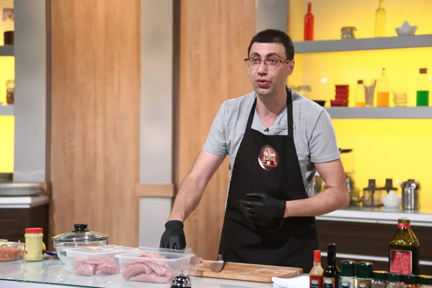 Cătălin Voicu, fost membru al trupei Ro-Mania, a intrat în bucătăria Chefi la cuțite. Cum arată acum și ce a făcut după ce s-a retras din muzică