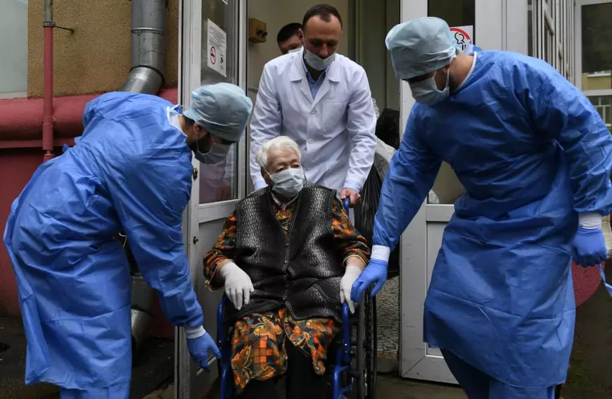 De ce sunt unii oameni mai vulnerabili la forme severe de COVID-19? Descoperirea cercetătorilor