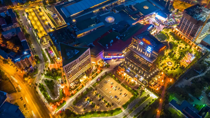(Publicitate) Iulius Town Timișoara – un proiect cât un oraș. Investiția care a schimbat centrul Timișoarei