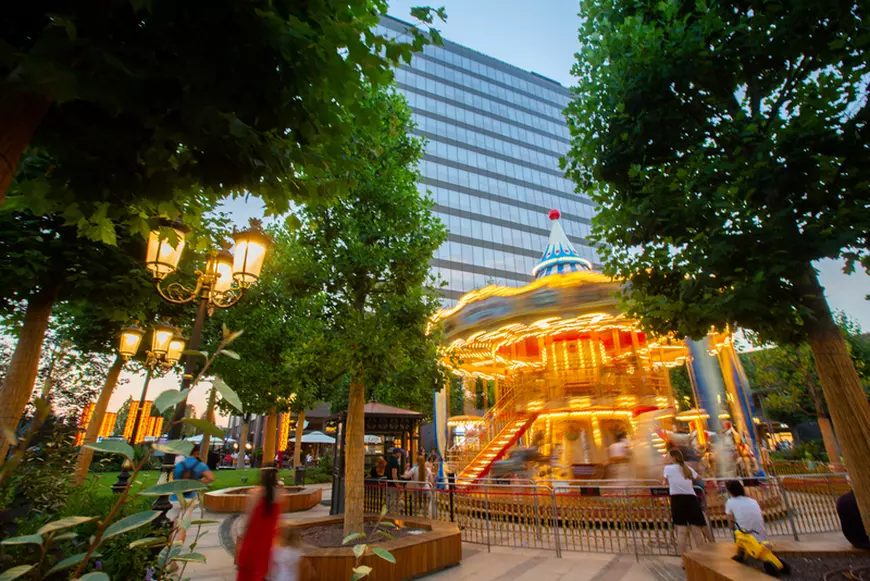 (Publicitate) Iulius Town Timișoara – un proiect cât un oraș. Investiția care a schimbat centrul Timișoarei
