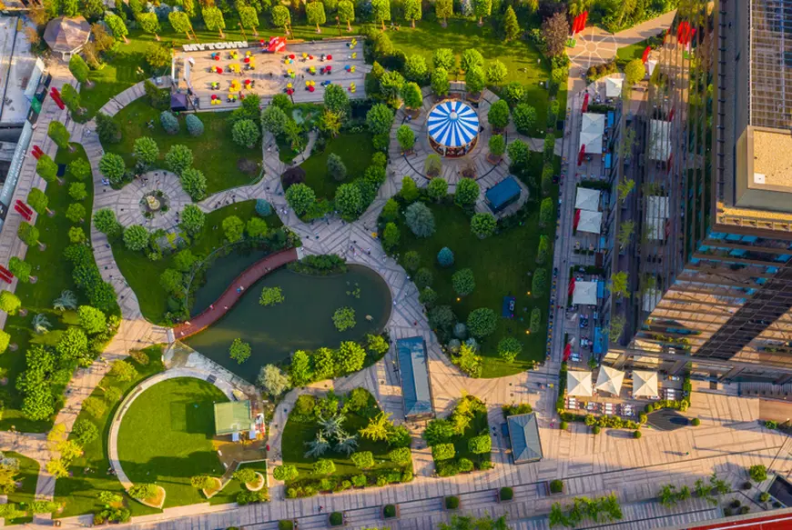 (Publicitate) Iulius Town Timișoara – un proiect cât un oraș. Investiția care a schimbat centrul Timișoarei