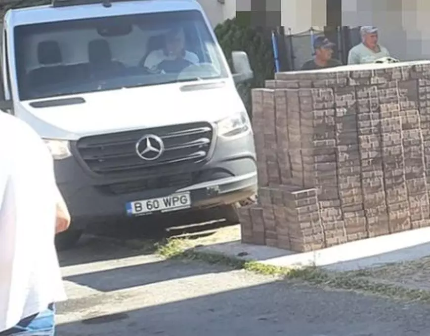 Primăria București-Ilfov: mașinile de la Parcuri București, venite la lucru în cartierul rezidențial din Voluntari unde stau Firea, Pandele și directorul companiei municipale