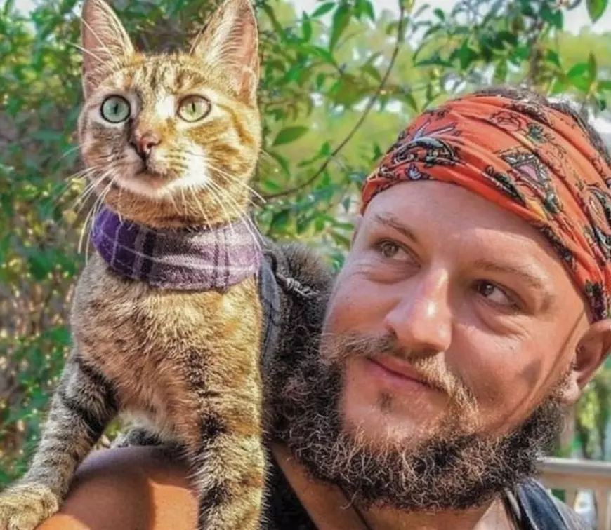 Un scoțian și pisica lui fac senzație pe YouTube și pe Instagram. Cei doi fac ocolul Pământului pe bicicletă