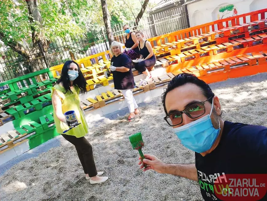 FOTO | Școală în aer liber. Cum au amenajat spațiile în care vor învăța elevii mai multe unități de învățământ din România