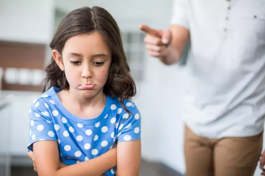 IN A RELATIONSHIP | Stiluri parentale și politici de stat: “Nu îmi dau seama cum am ajuns să fac exact aceleași lucruri pe care le uram la mama/tata!”