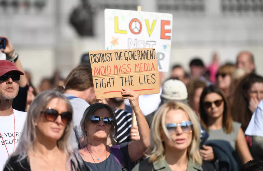 VIDEO | Protest anti-lockdown la Londra, după anunțul că mai multe zone din Marea Britanie intră în carantină