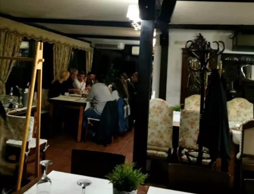 Ciolacu, despre poza din restaurant: “A fost o greșeală, recunosc. Trebuia să rămân doar cu familia mea”