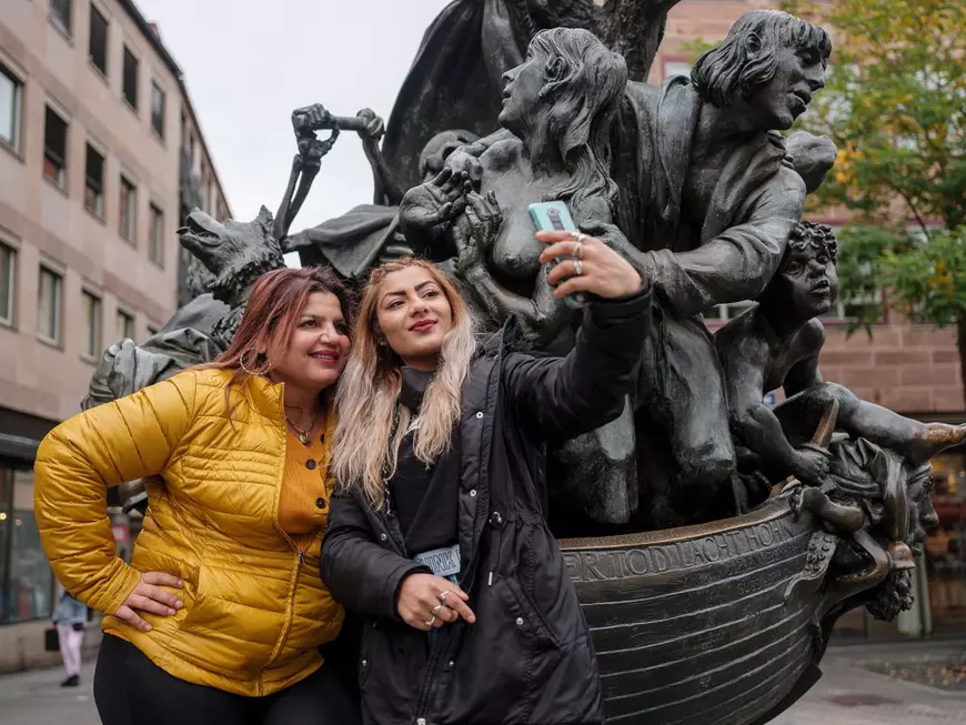 Câmpurile din Germania sunt pline de muncitori români și de abuzuri. “Vedem exact cât de perfid e sistemul”