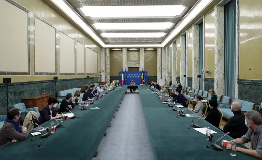 Zbuciumul artiștilor independenți în pandemie. Solistul ”Urma” la întâlnire cu guvernanții și Nicușor Dan: ”Tot noi să venim cu soluții”