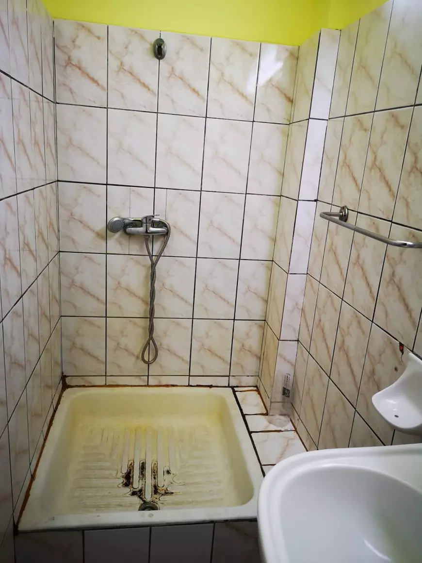 Ținuți în frig, pacienții COVID-19 de la ”Victor Babeș” din București au primit calorifere electrice după o mobilizare pe Facebook. ”Ce bine or să ne prindă astea la iarnă”