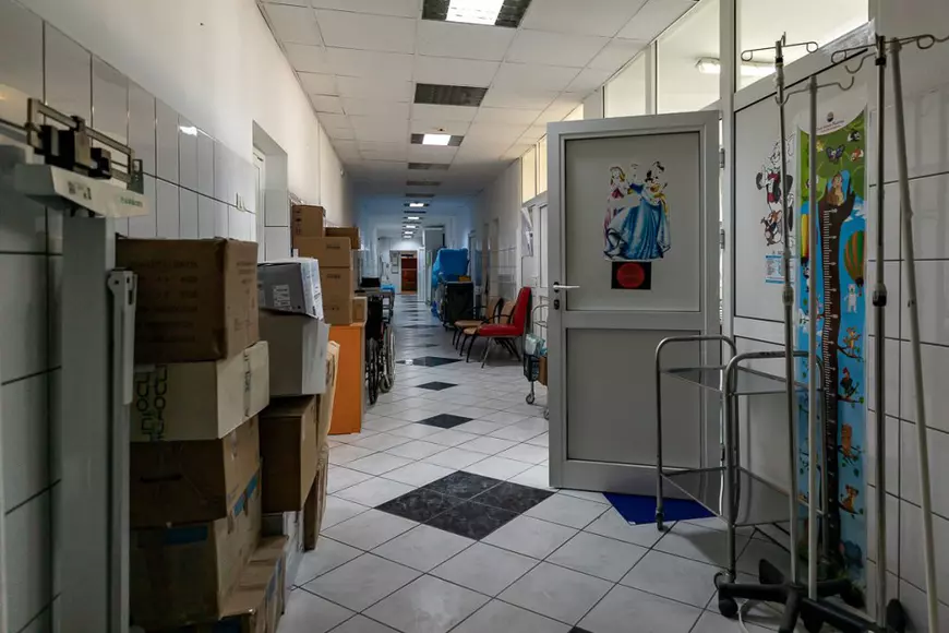 Codin Maticiuc îi dă exemplu statului de bani gata, renovând secţia de Oncologie Pediatrică de la Spitalul Fundeni: ”După etajul 7, mă apuc şi de alte etaje!”