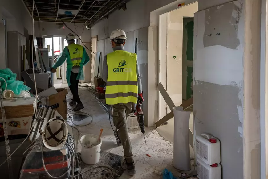 Codin Maticiuc îi dă exemplu statului de bani gata, renovând secţia de Oncologie Pediatrică de la Spitalul Fundeni: ”După etajul 7, mă apuc şi de alte etaje!”