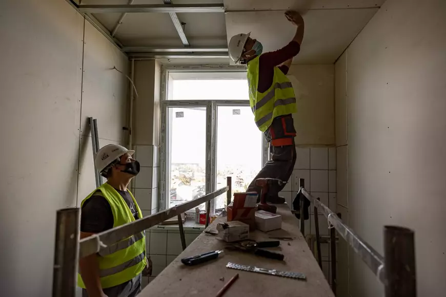 Codin Maticiuc îi dă exemplu statului de bani gata, renovând secţia de Oncologie Pediatrică de la Spitalul Fundeni: ”După etajul 7, mă apuc şi de alte etaje!”