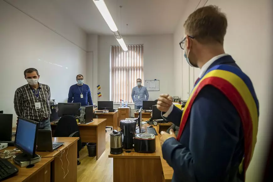 REPORTAJ. Prima zi a lui Fritz la Primăria Timişoara. ”Nu voi tolera şmecheria”