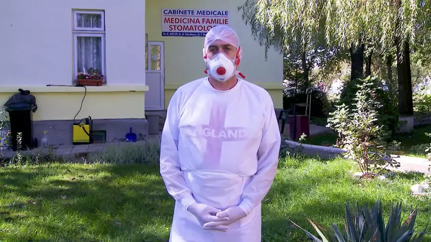Cum a învins un medic de familie un focar de COVID la un cămin cu zeci de bătrâni: “Îmi era frică să nu mă infectez, pentru că rămânea centrul fără medic”