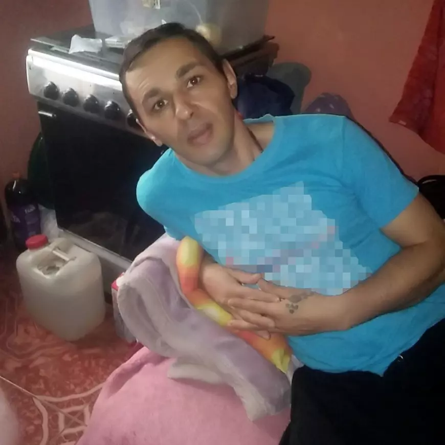 Vânzătorul de fete. Povestea traficantului care făcea negoţ online: “Salut, am o fată de 23 de ani, independentă. Te interesează?”