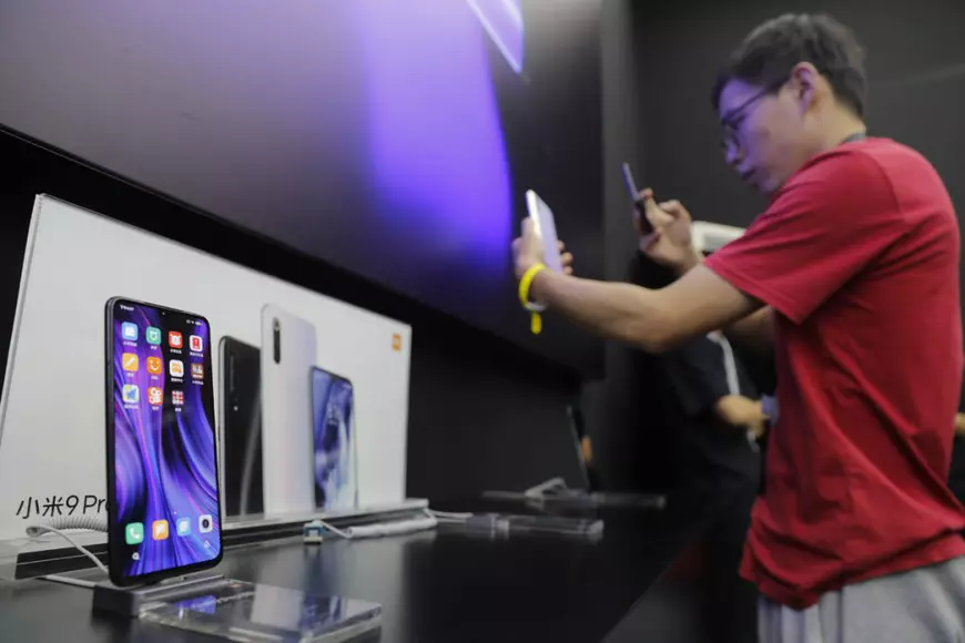 Efectul sancțiunilor SUA: Samsung a depășit Huawei și a redevenit cel mai mare producător de telefoane din lume