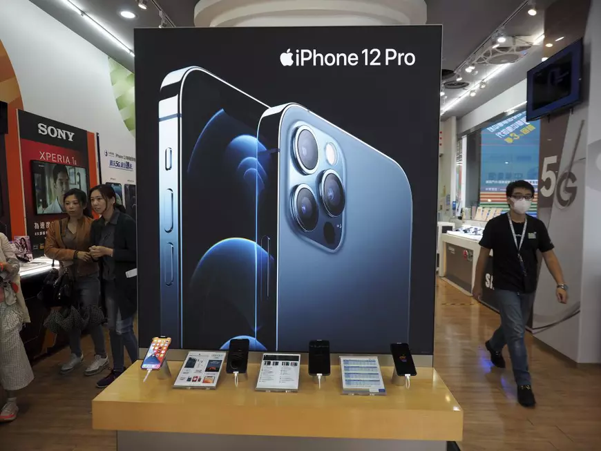 Efectul sancțiunilor SUA: Samsung a depășit Huawei și a redevenit cel mai mare producător de telefoane din lume