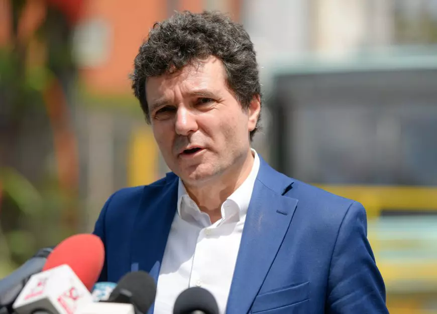 Firea a dat în judecată presa și pe Nicușor Dan folosind banii primăriei! Tribunalul i-a respins acțiunea ca ”nulă”. Primarii nu mai pot cheltui fonduri publice ca să se apere