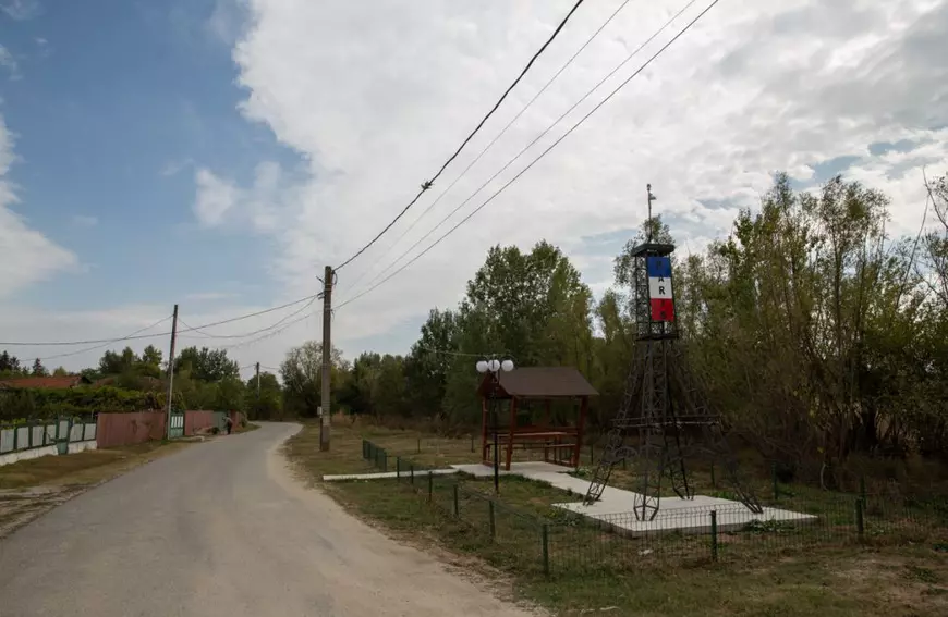 Ca să-și pună un sat pe Google Maps, un primar din Oltenia se gândește să facă referendum