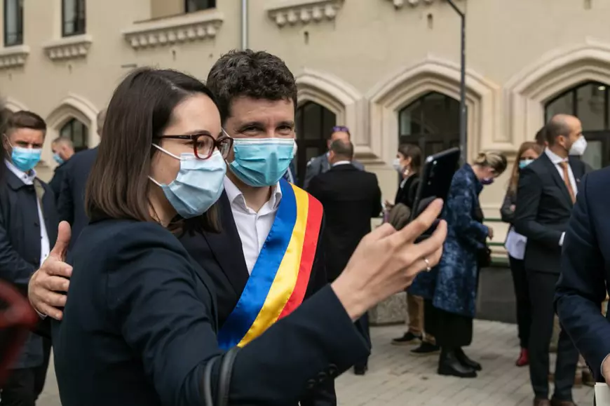 REPORTAJ | Prima zi cu Nicușor. “Nu ne-am luptat pentru jucării”. Primarul Bucureștiului a citat din Avram Iancu și s-a retras la discuții cu Ludovic Orban