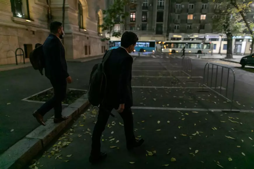 REPORTAJ | Prima zi cu Nicușor. “Nu ne-am luptat pentru jucării”. Primarul Bucureștiului a citat din Avram Iancu și s-a retras la discuții cu Ludovic Orban