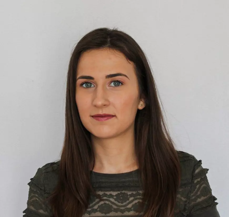 Mărturia unei învățătoare din cartierul de unde curierii nu vin pentru că aici sunt ”oameni răi”!