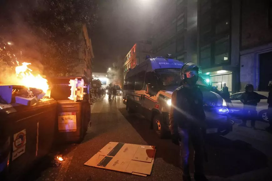 Manifestaţiile anti-COVID din Europa au degenerat în violențe de stradă. La Roma, forțele de ordine au folosit tunuri de apă împotriva protestatarilor