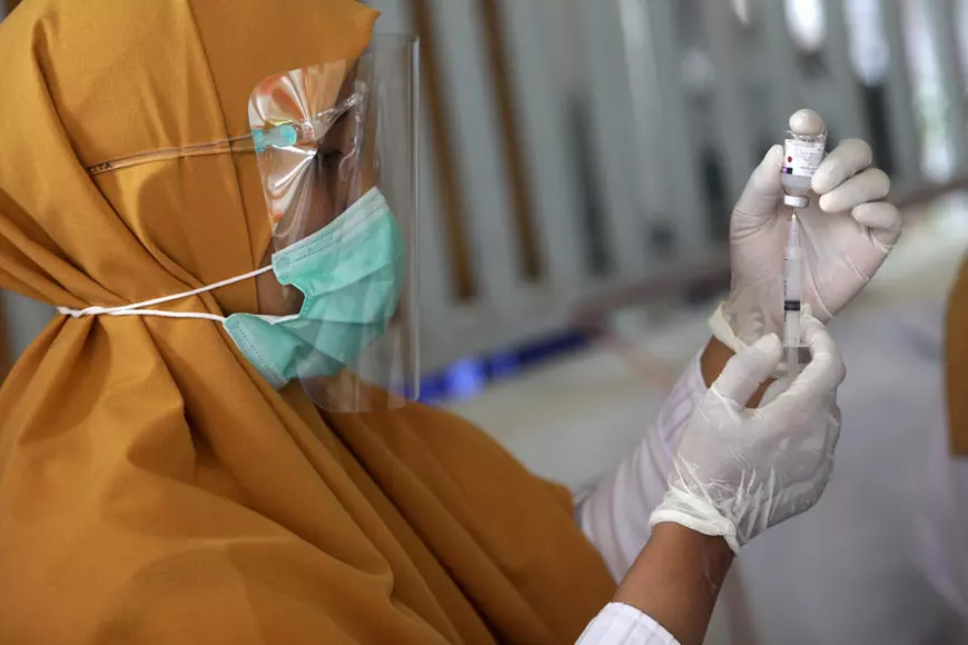 Vaccinul anti-COVID de la Moderna a trecut testul de siguranță. Au fost detectați anticorpi la toți voluntarii din studiu, inclusiv la vârstnici