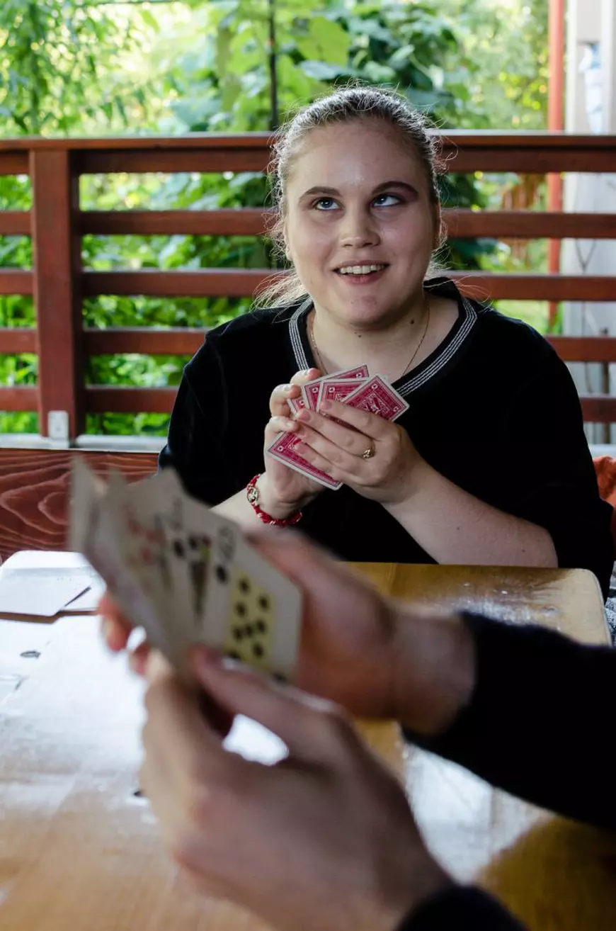 Un loc în care pătrunde lumina. O tânără nevăzătoare se pregătește să lucreze ca traducătoare: “Niciodată nu m-am simțit diferită”