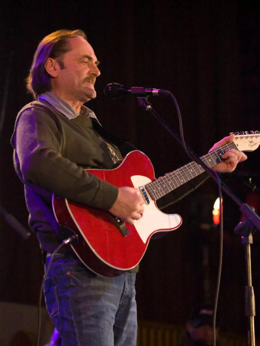 VIDEO | Povestea incredibilă a lui Vasile Leva, care a compus legendara piesă folk „Străinul”: „Am vrut să mă sinucid de 9 ori. Poezia și muzica m-au salvat”