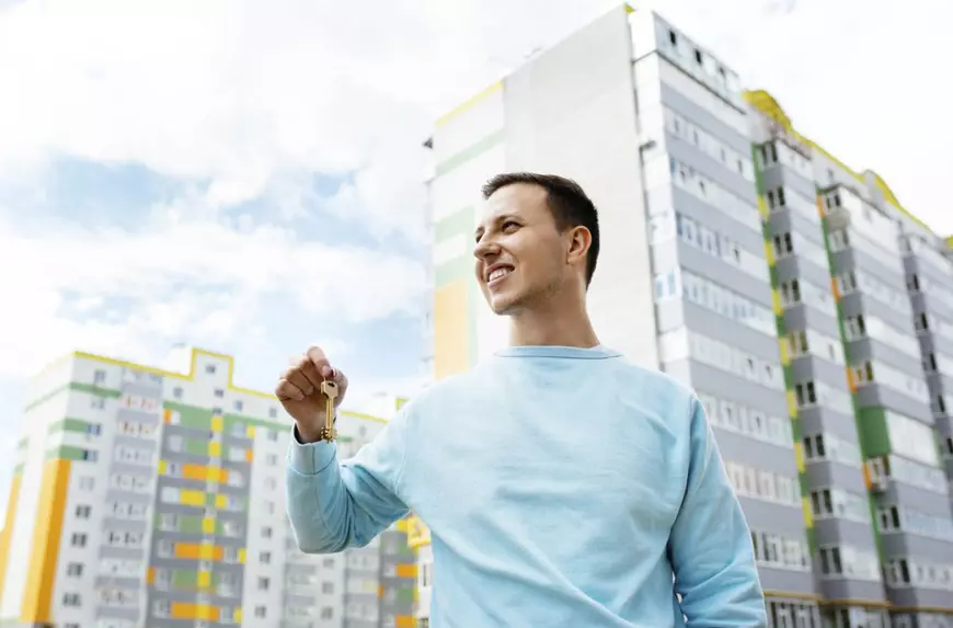 Te-ai săturat să stai cu părinții? Câteva sfaturi esențiale dacă vrei să iei credit pentru prima ta casă