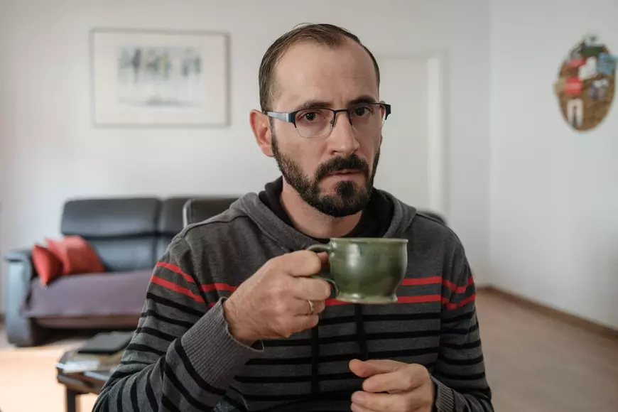 Românul care-i ajută pe muncitorii sezonieri să-și apere drepturile în Germania: „Mulți fermieri se comportă ca niște boieri”