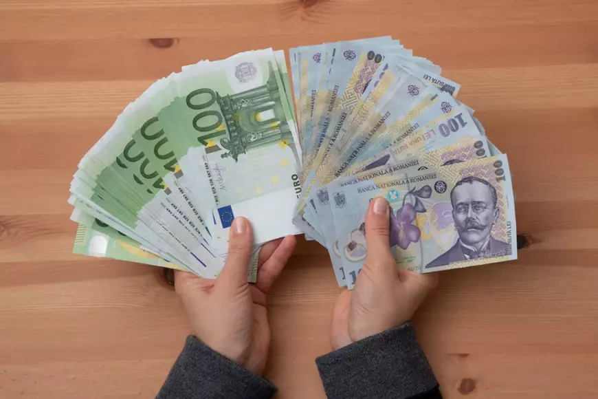Cum să folosești cardul de credit și descoperitul de cont fără să te afunzi în datorii. Sfaturi utile ca să rămâi pe plus