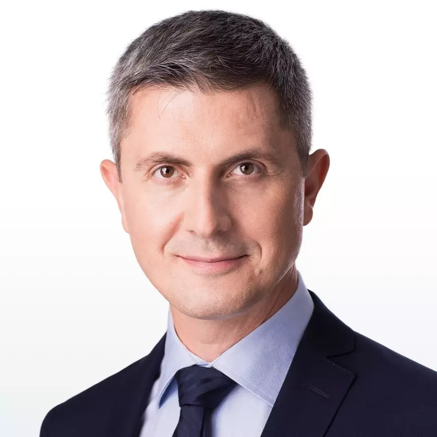 Am întrebat 10 parlamentari dacă vor face vaccinul anti-COVID. „Sunt cu COVID-ul în nas acum! Dacă vaccinul apare, îl voi folosi”