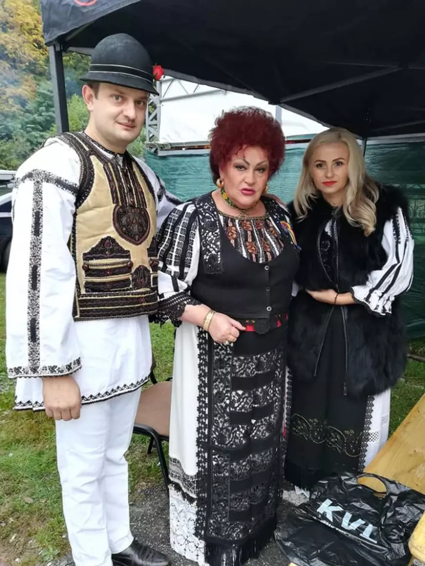 Elena Merișoreanu împlinește astăzi 72 de ani. “Întotdeauna îmi făceam ziua cu mulți colegi, chiar și cu 150 de persoane. Totul e restrâns acum”