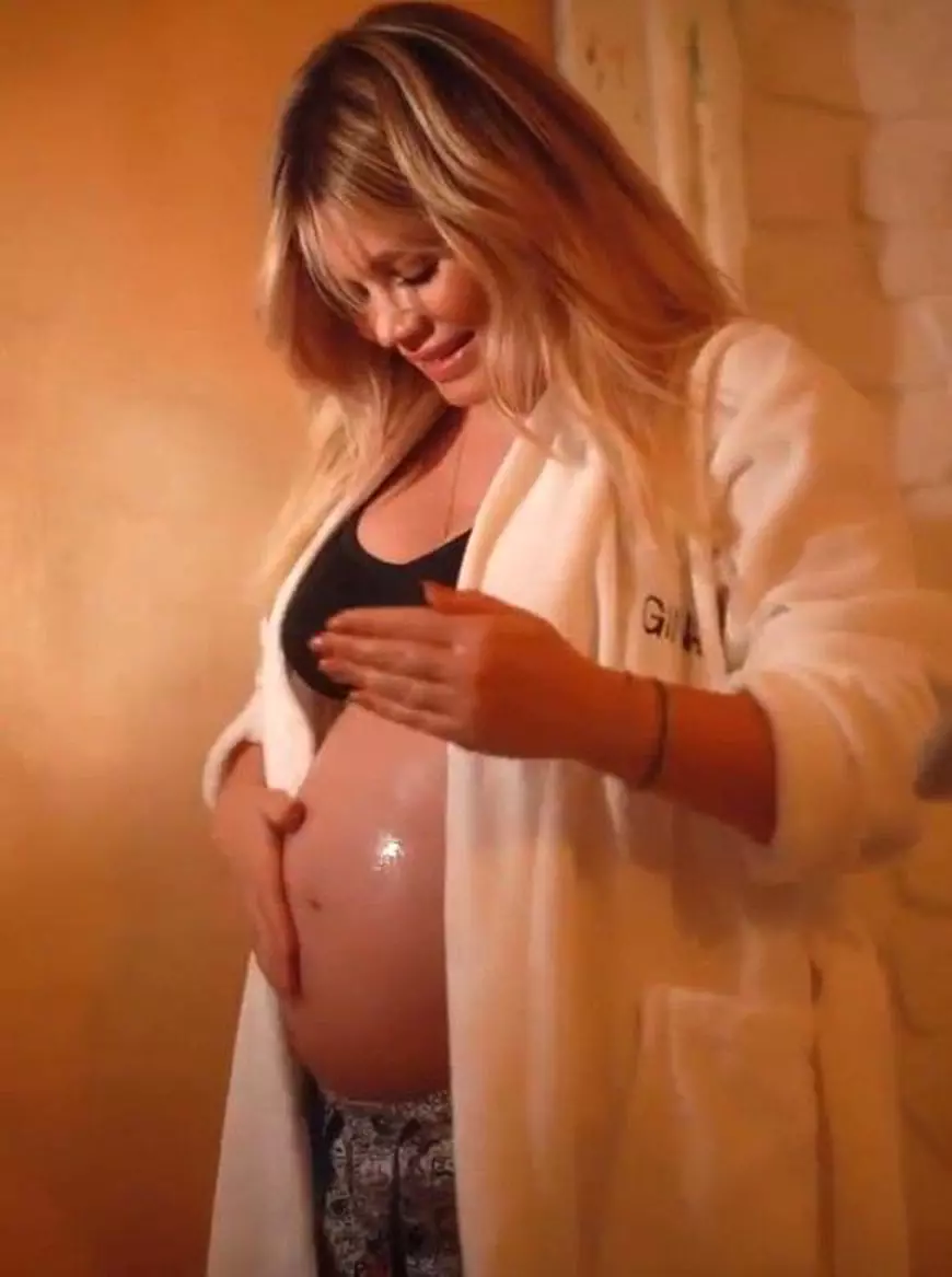 Cum arată Gina Pistol, însărcinată în 6 luni. Vedeta și-a arătat burtica de gravidă. “Eu nu prea am pofte acum, adică aș mânca oricând ceva acru”