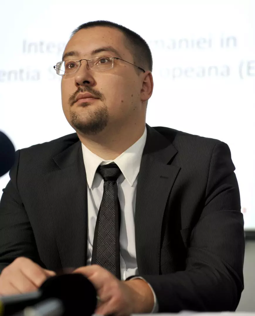 Au plătit, dar nu le folosesc. Ce face Ministerul Sănătății cu 8 proiecte de cercetare care să ajute în lupta anti-COVID