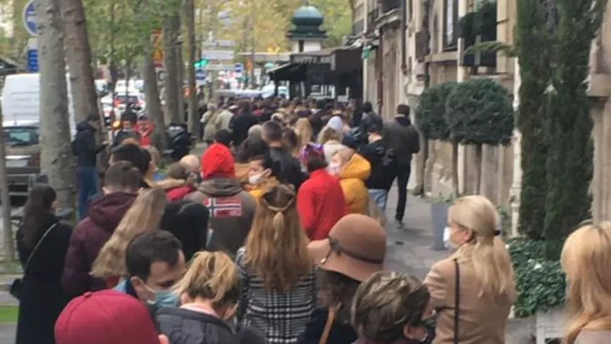 VIDEO | Cozi la secțiile din diaspora pentru alegerile prezidențiale din Republica Moldova