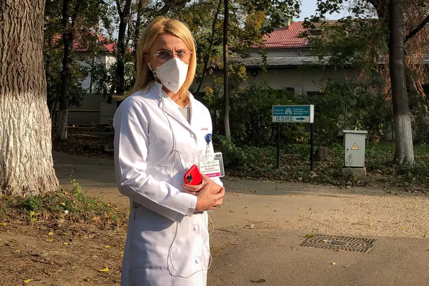 Oamenii din pavilionul COVID al Spitalului Marius Nasta. „Și fă-i tineri cum au fost, fă-i mai tineri decât noi”