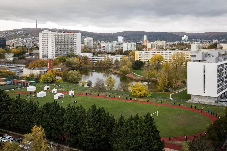 Jumătate din populația Slovaciei a fost testată anti-COVID sâmbătă. Câți locuitori au ieșit pozitiv