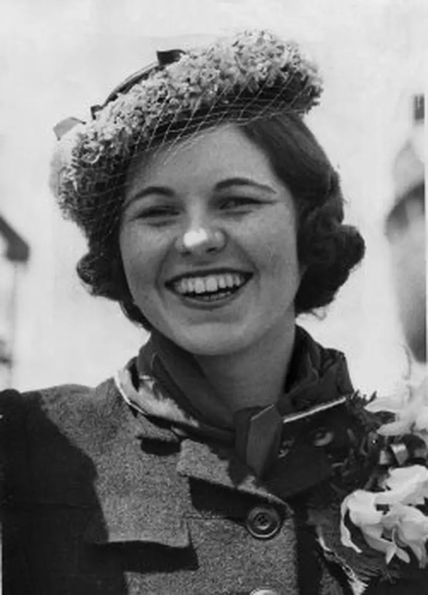 Secretul familiei regale britanice, readus la lumină, după mai bine de 40 de ani, în serialul ”The Crown”