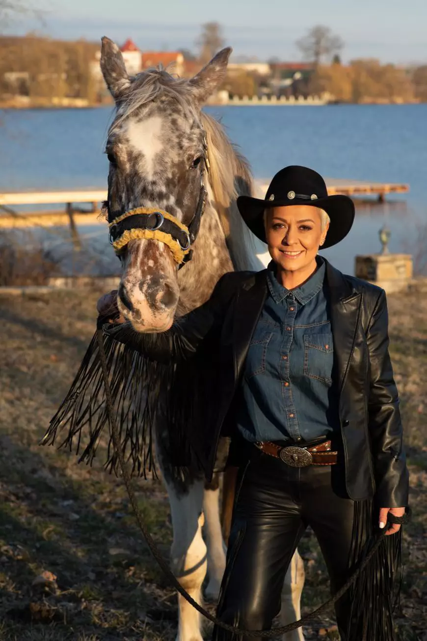 Cum reușește Monica Anghel să se mențină în formă la 49 de ani. Artista a dezvăluit secretul. „Din păcate, nu am mai făcut sport”