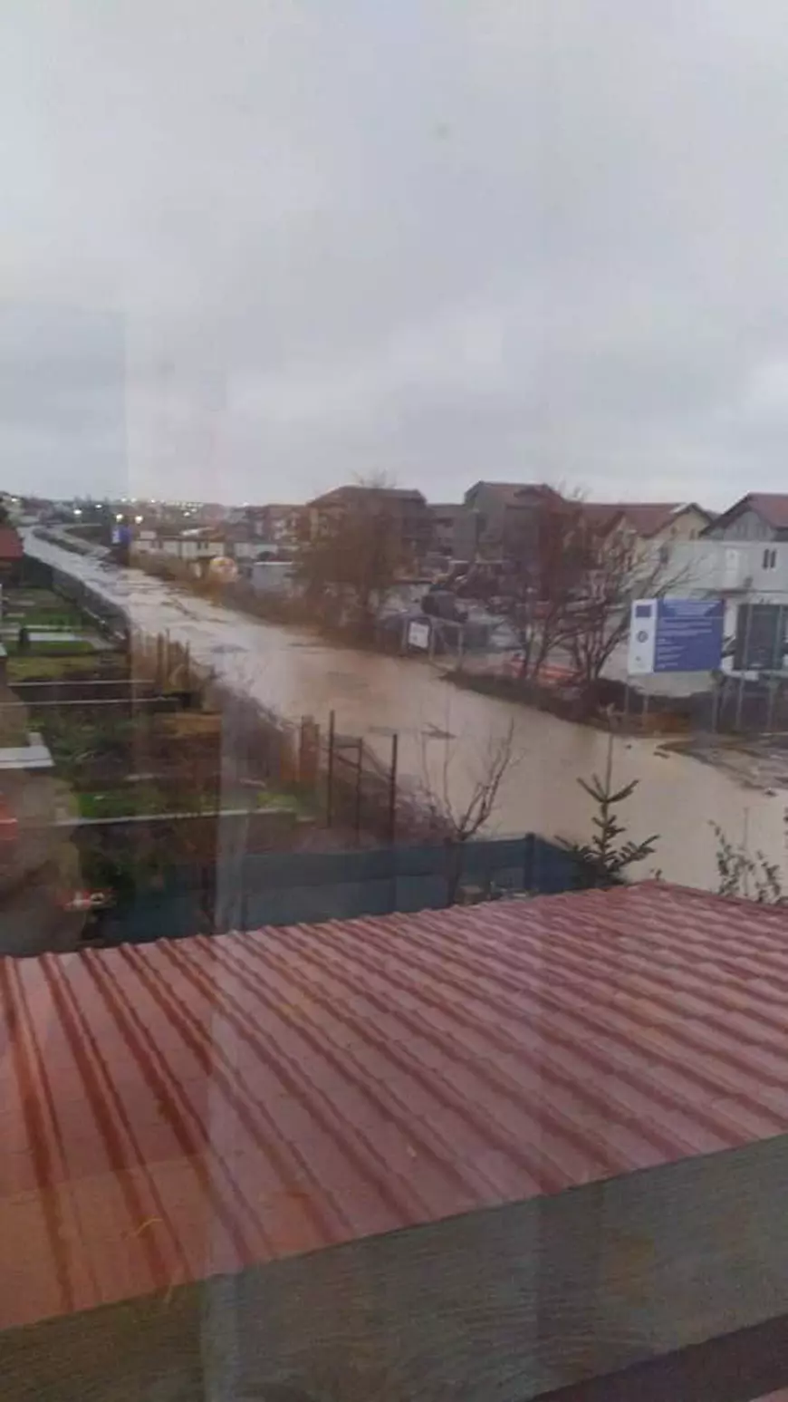 De 14 ani, autoritățile își bat joc de locuitorii din cartierul ANL Henri Coandă, lăsați fără utilități în secolul XXI!