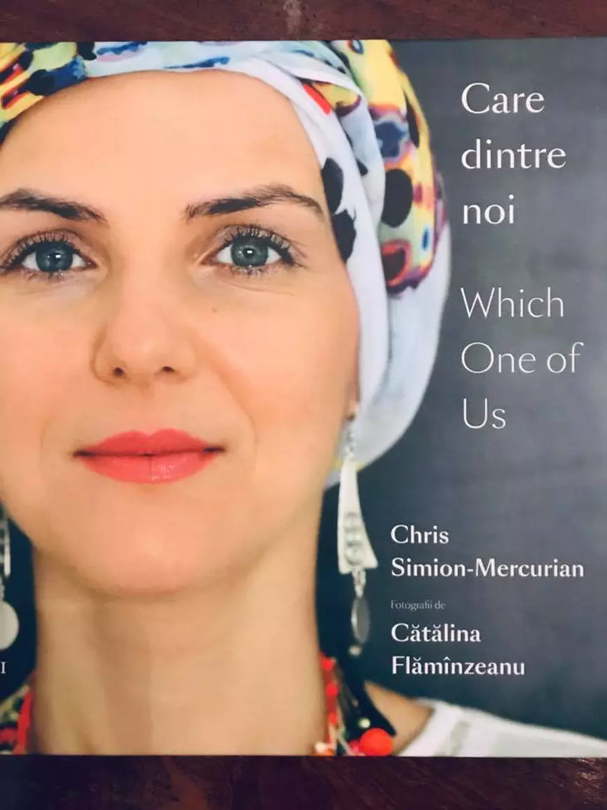 Debutul în film al regizoarei Chris Simion-Mercurian se transmite online, gratuit. Povestea filmului „Care dintre noi?”